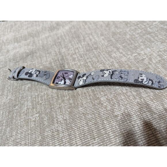 Genuine Disney Limited Release Pie Eyed Mickey Mouse Women's Wrist Watch Grey - Picture 3 of 8